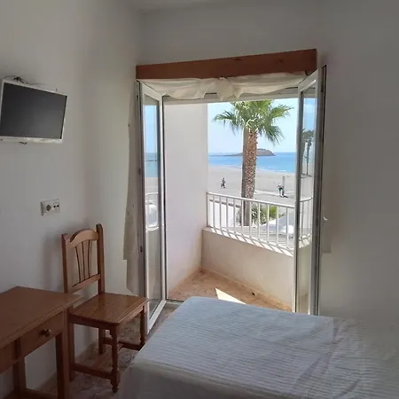 Pensión sol y playa-3
